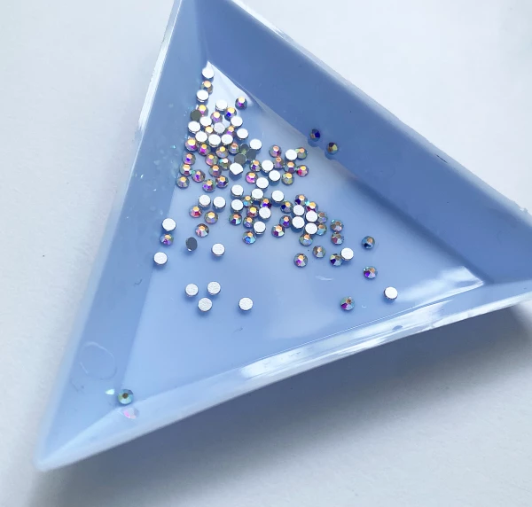 Triangular plastic container for rhinestones